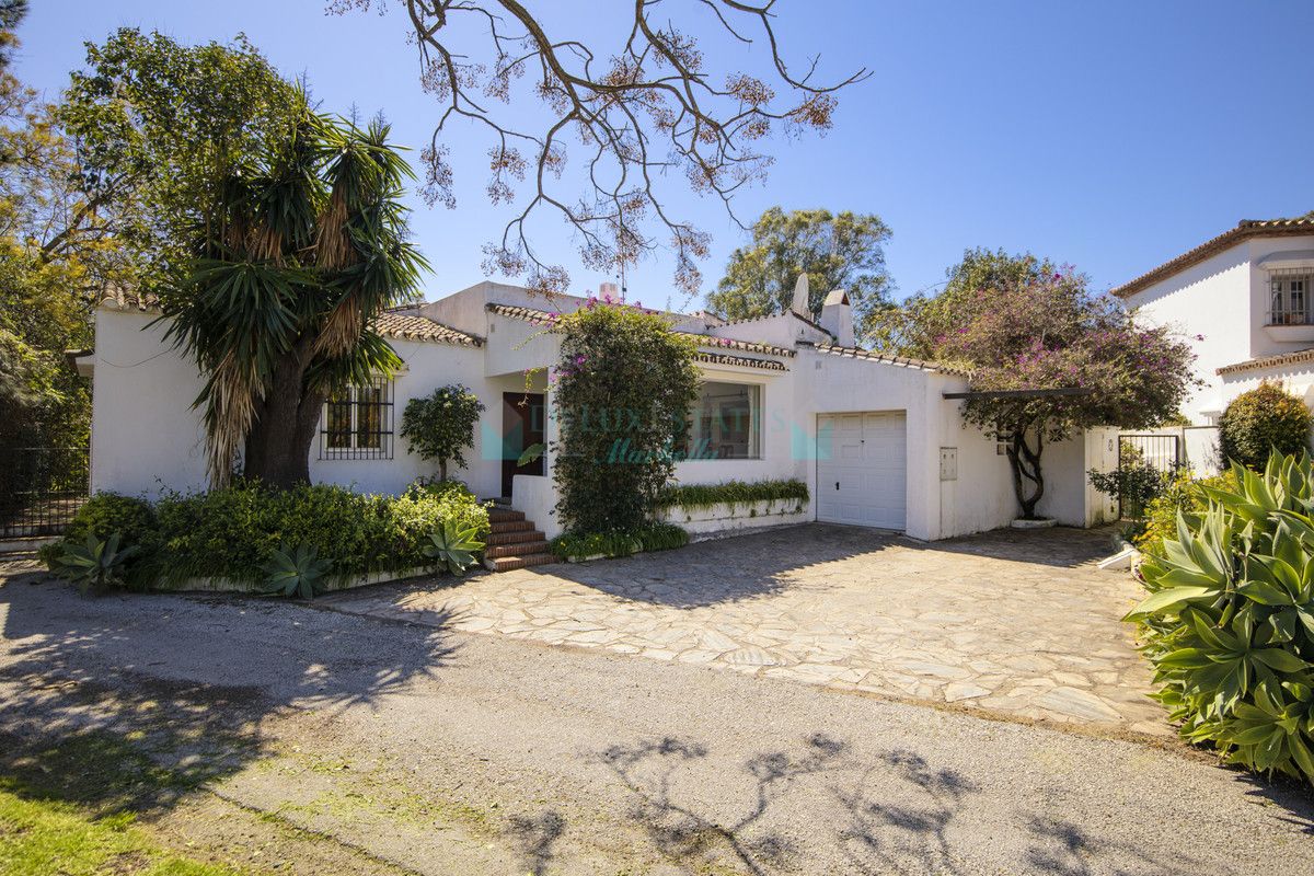 Villa for sale in Guadalmina Baja, San Pedro de Alcantara