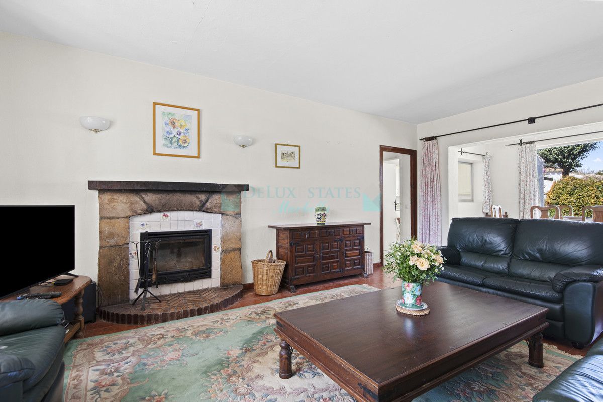 Villa for sale in Guadalmina Baja, San Pedro de Alcantara