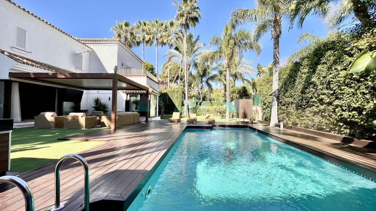 Villa for sale in Marbella - Puerto Banus