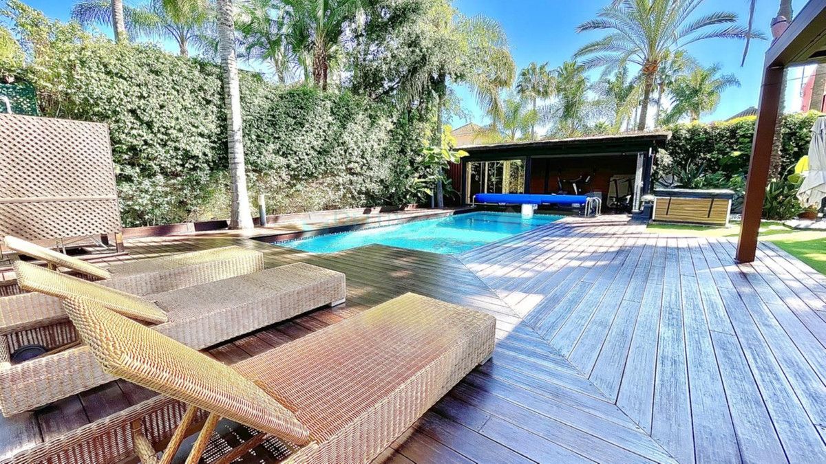 Villa for sale in Marbella - Puerto Banus