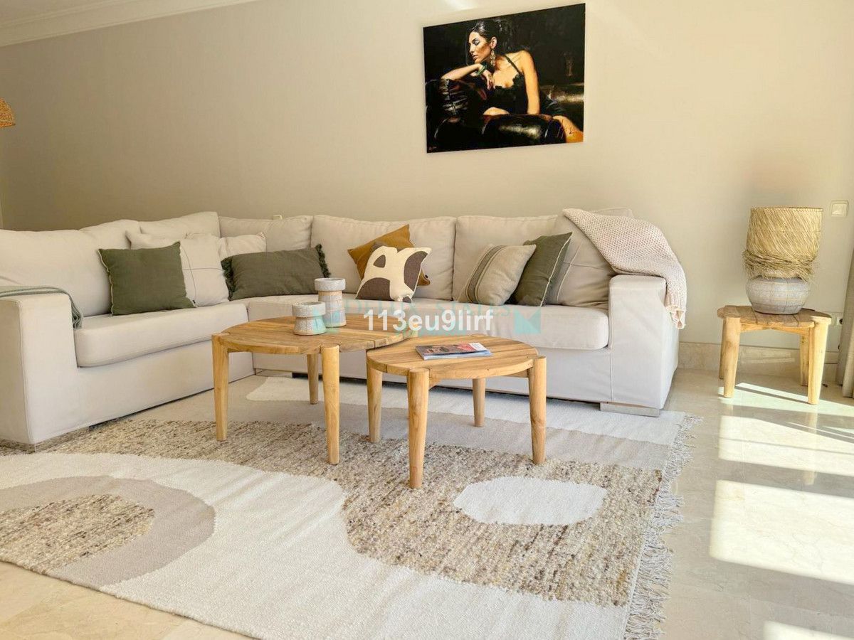 Apartment for rent in Rio Real, Marbella East