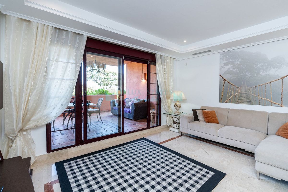 Ground Floor Apartment for sale in La Mairena, Marbella East