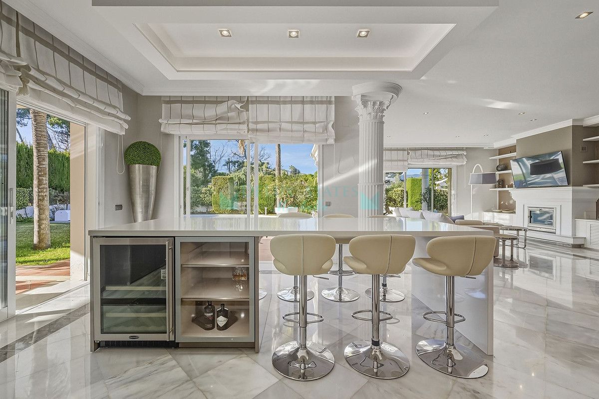 Villa for sale in Guadalmina Alta, San Pedro de Alcantara