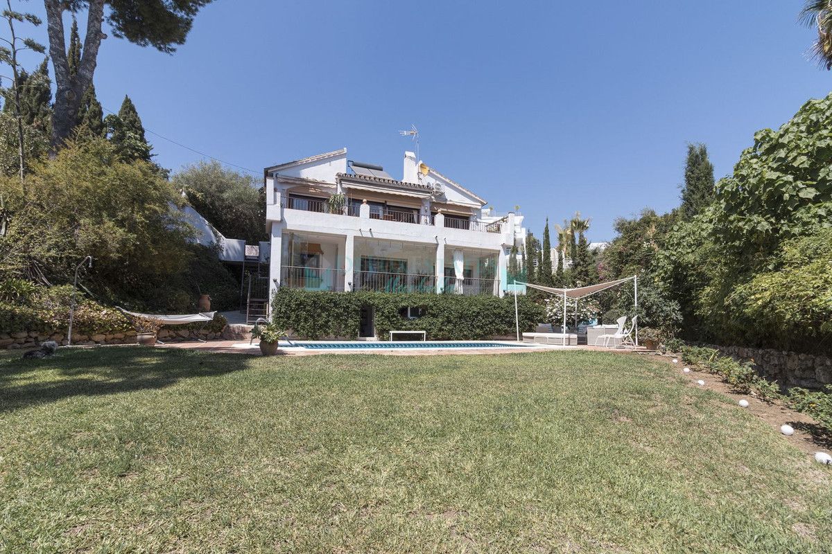 Villa en venta en El Rosario, Marbella Este