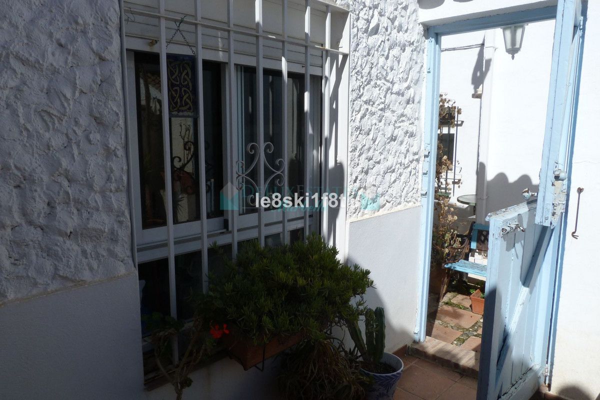 Semi Detached Villa for sale in Marbella