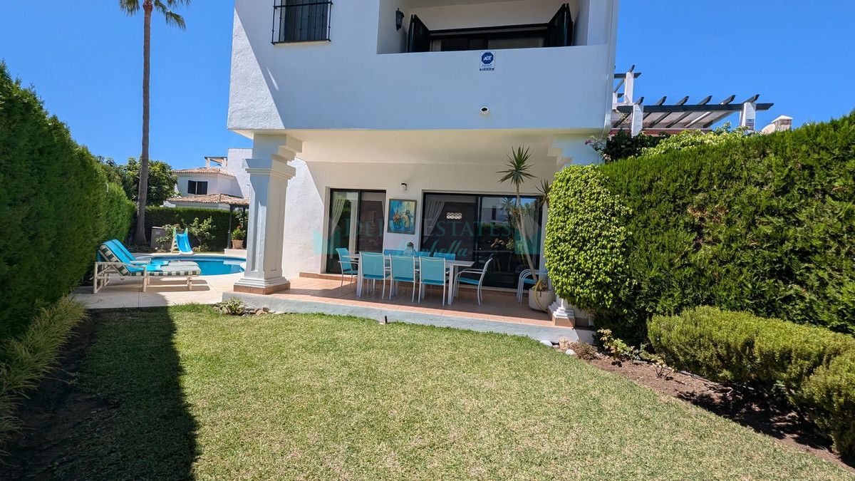 Semi Detached Villa for sale in San Pedro de Alcantara