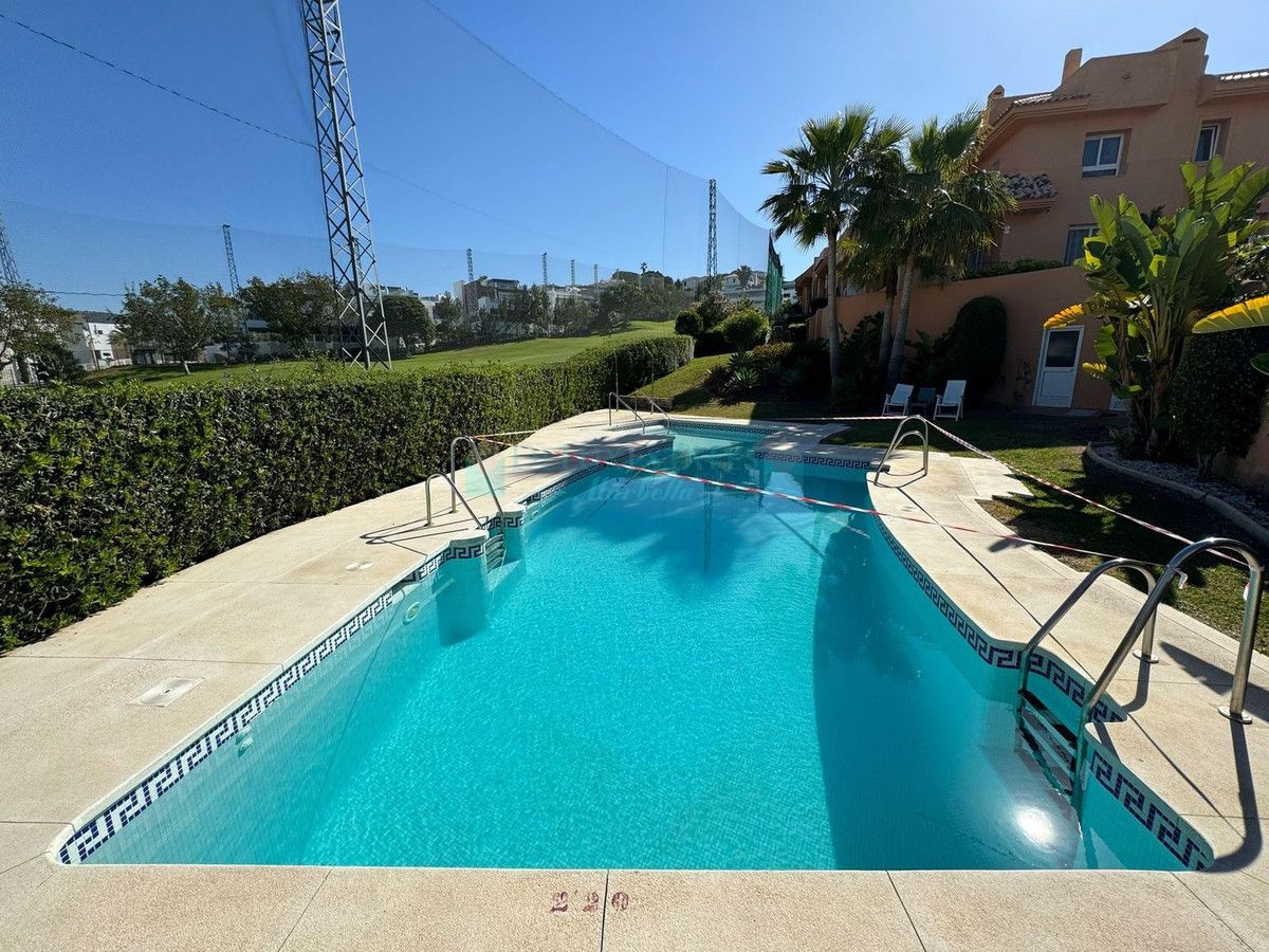 Adosado en venta en Cabopino, Marbella Este