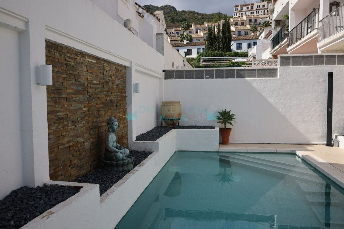 Villa Pareada en venta en Benahavis