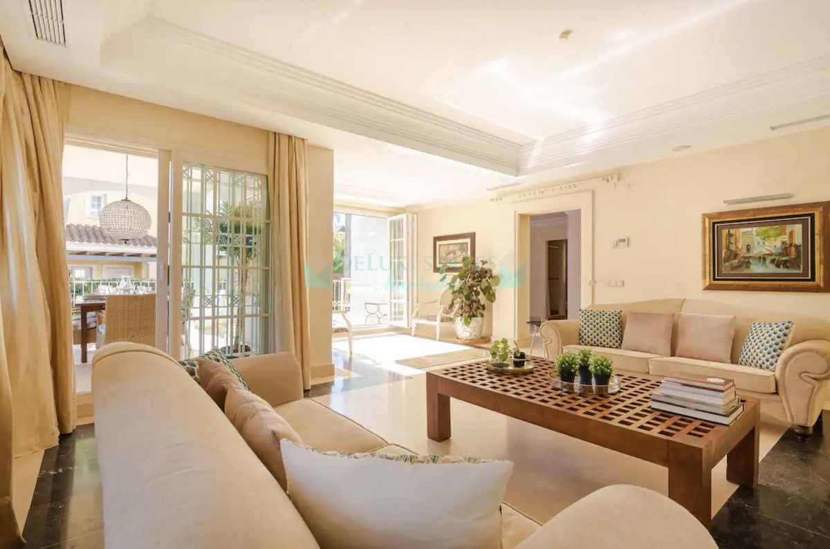 Semi Detached Villa for sale in Marbella - Puerto Banus