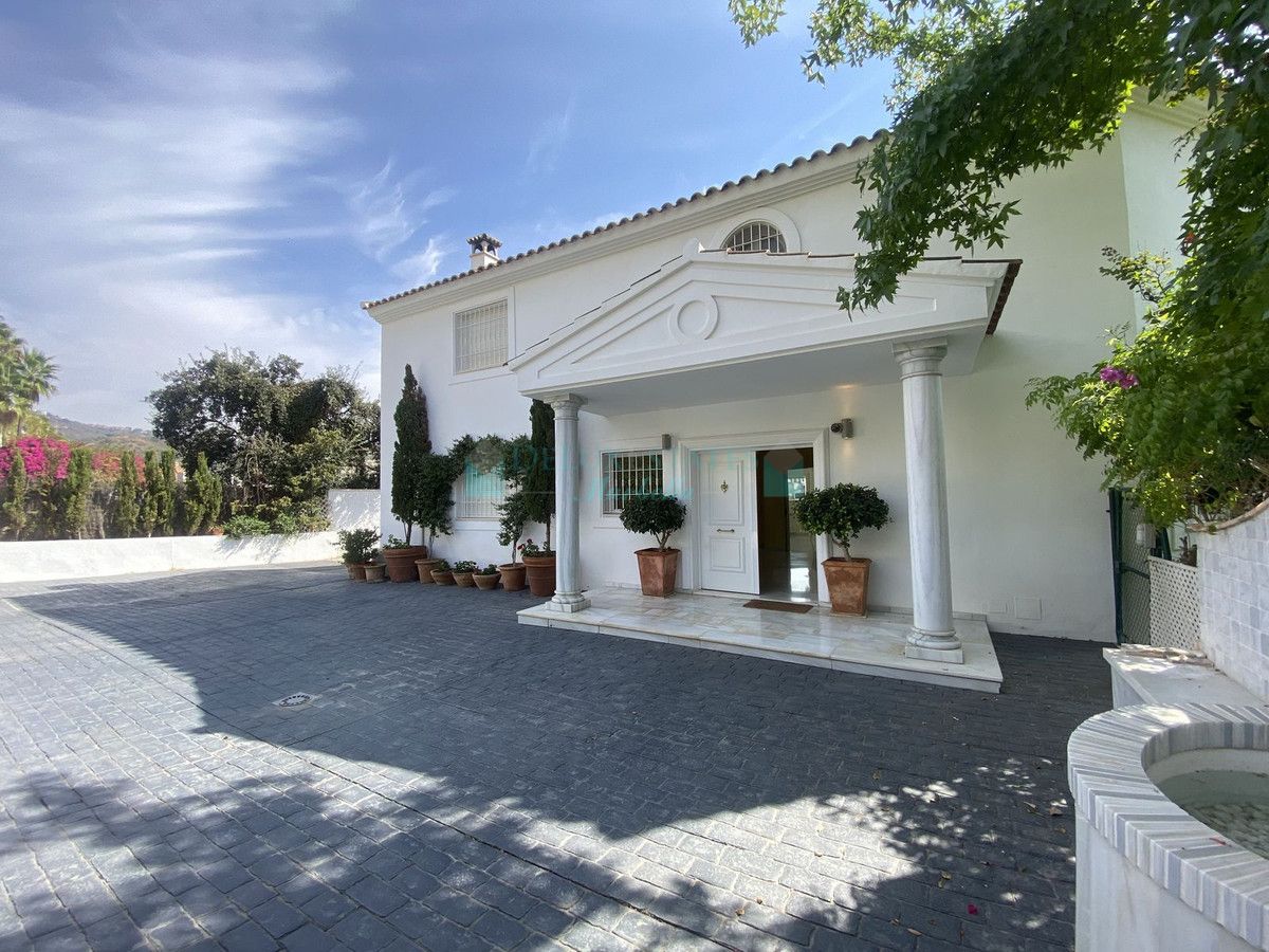 Villa en alquiler en Elviria, Marbella Este