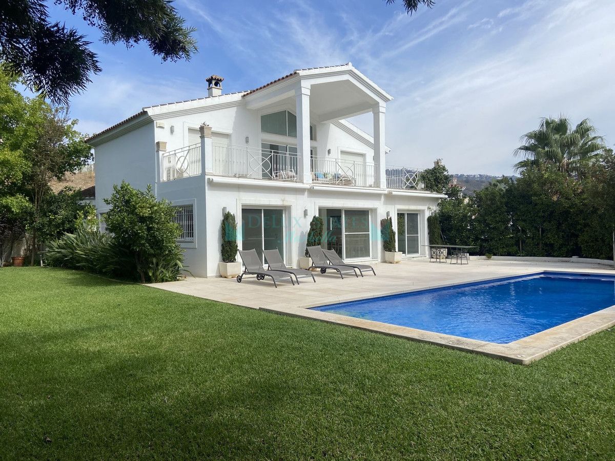 Villa en alquiler en Elviria, Marbella Este