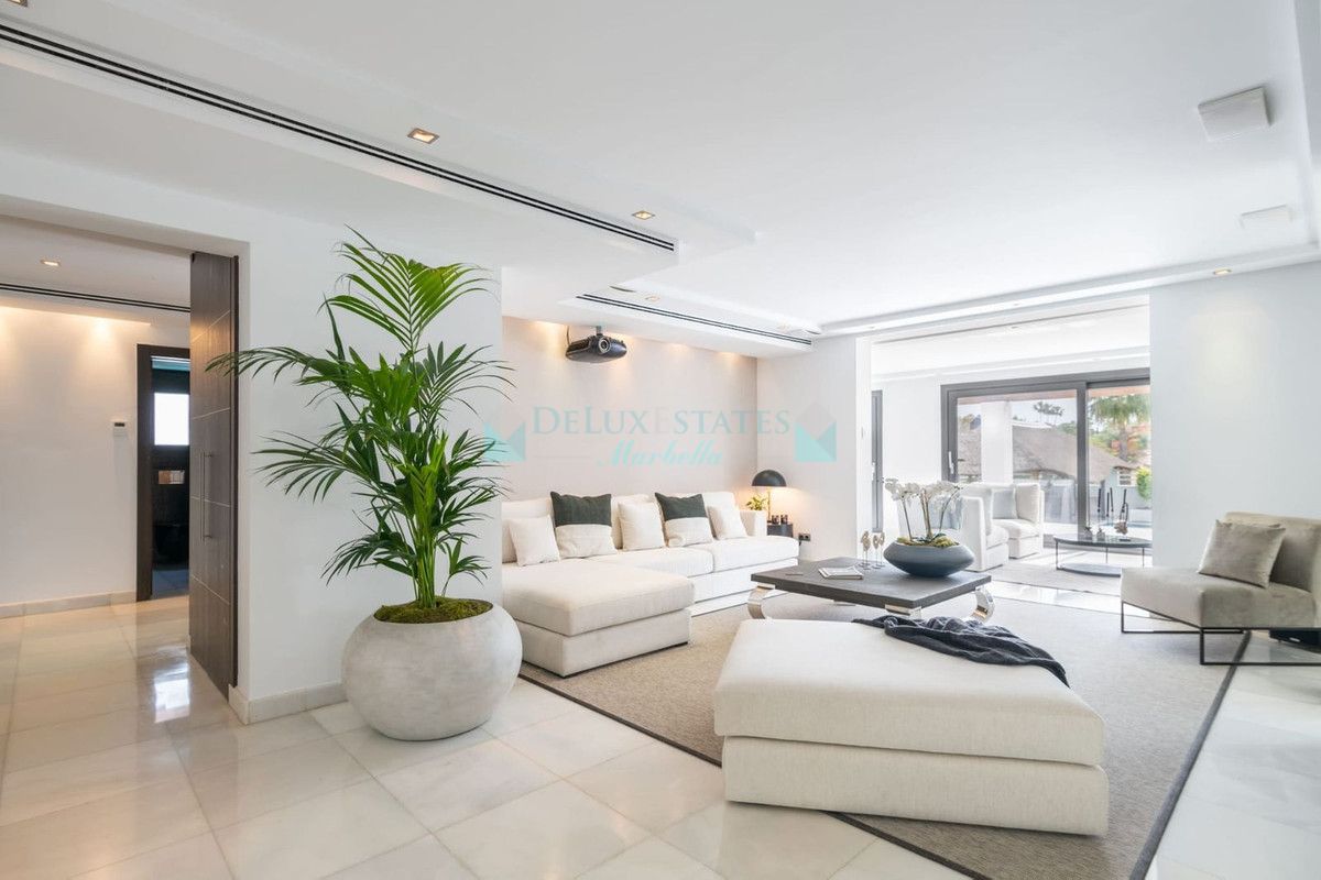 Villa for rent in Nueva Andalucia