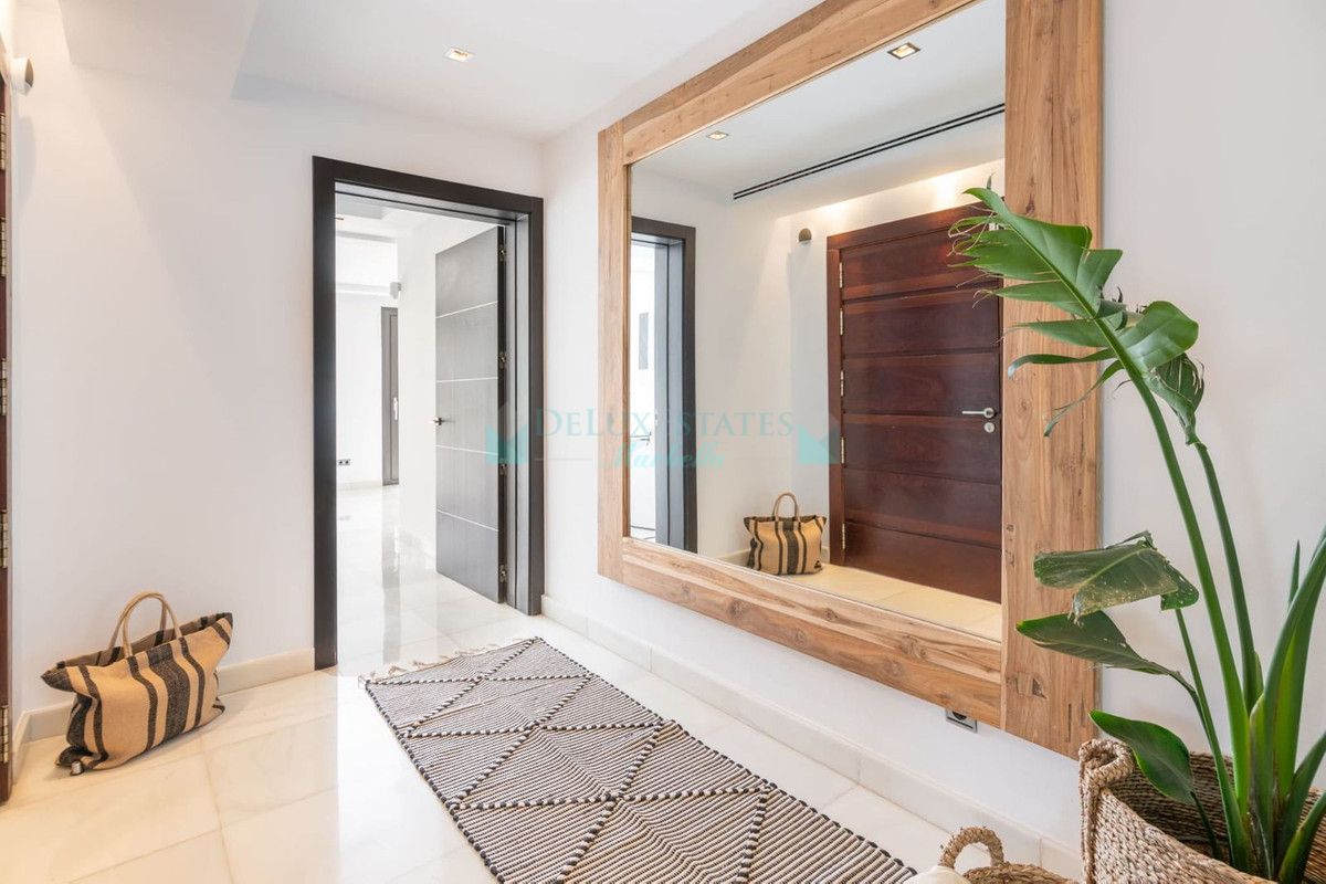 Villa for rent in Nueva Andalucia