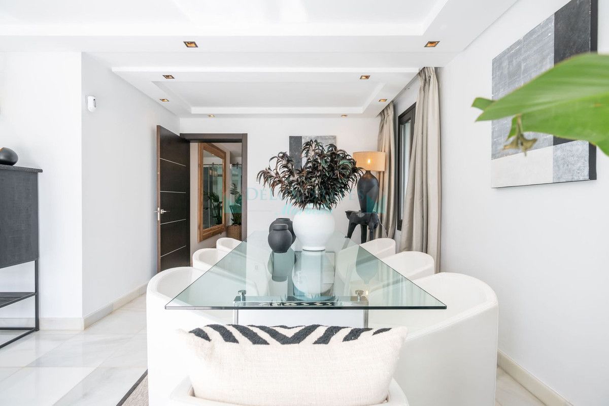 Villa for rent in Nueva Andalucia