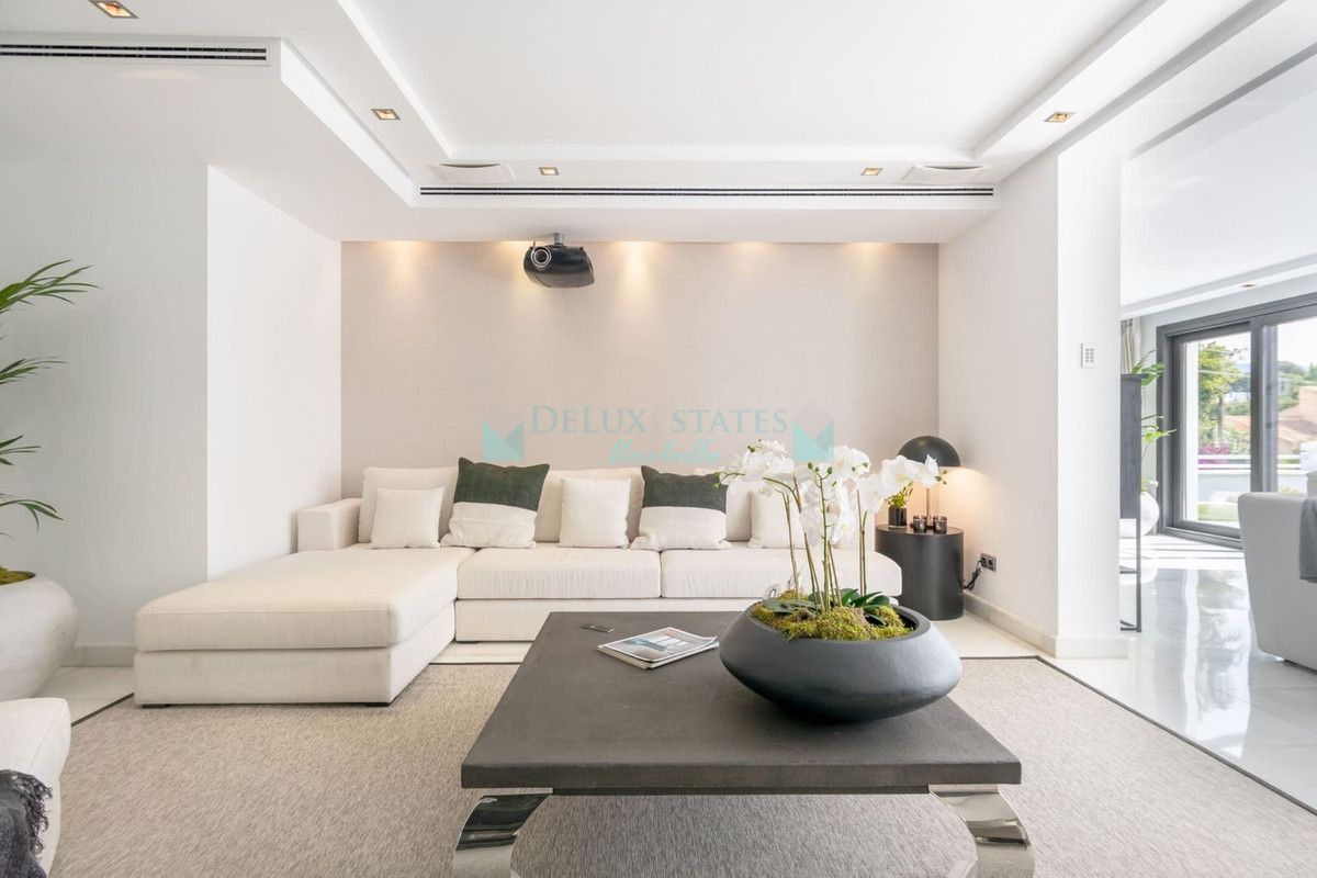 Villa for rent in Nueva Andalucia