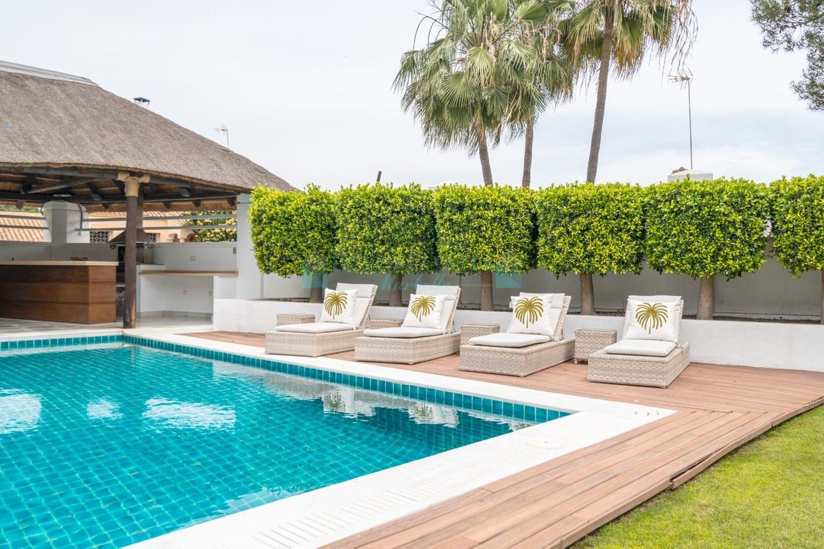 Villa for rent in Nueva Andalucia