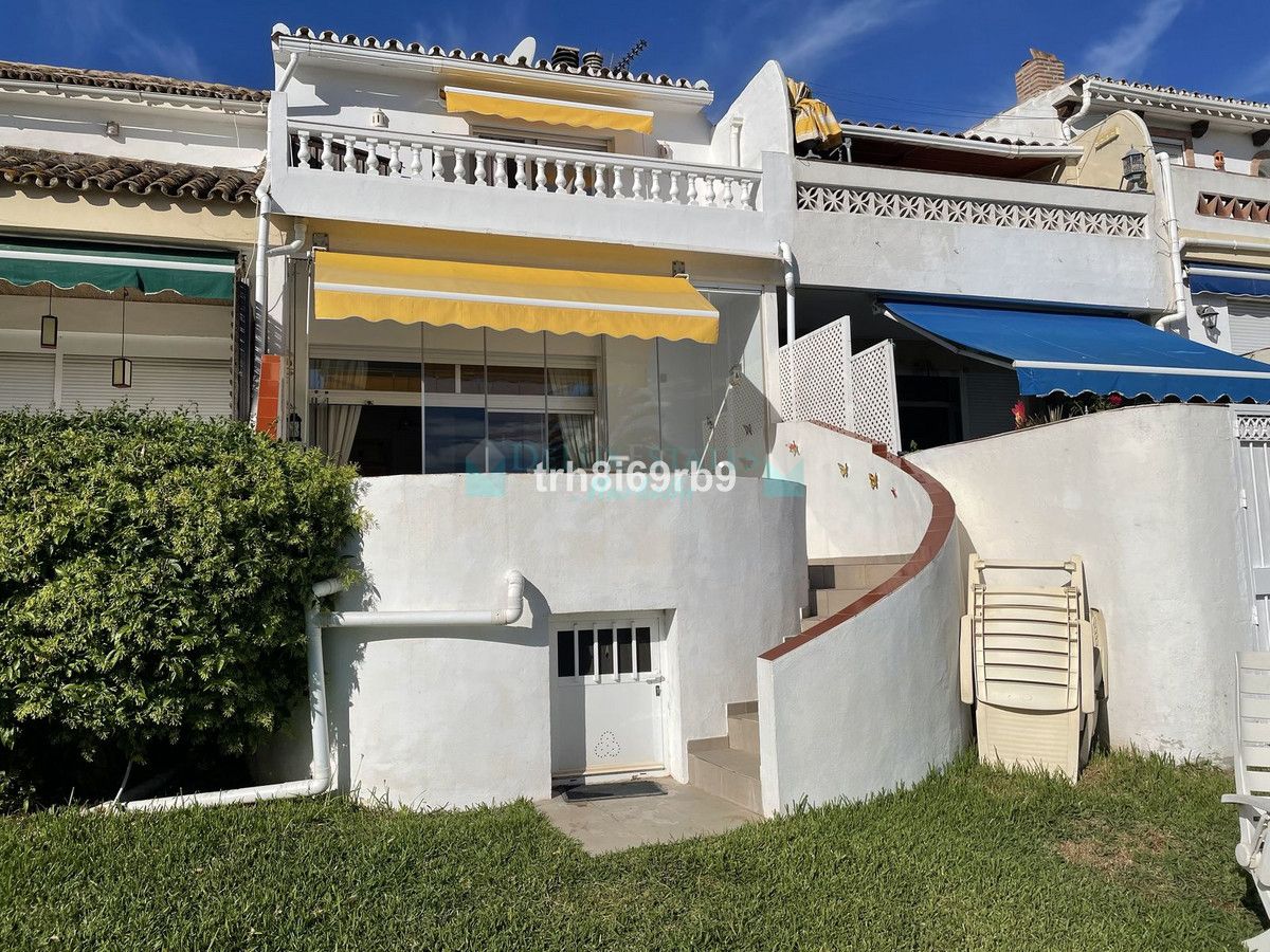 Adosado en venta en Atalaya, Estepona