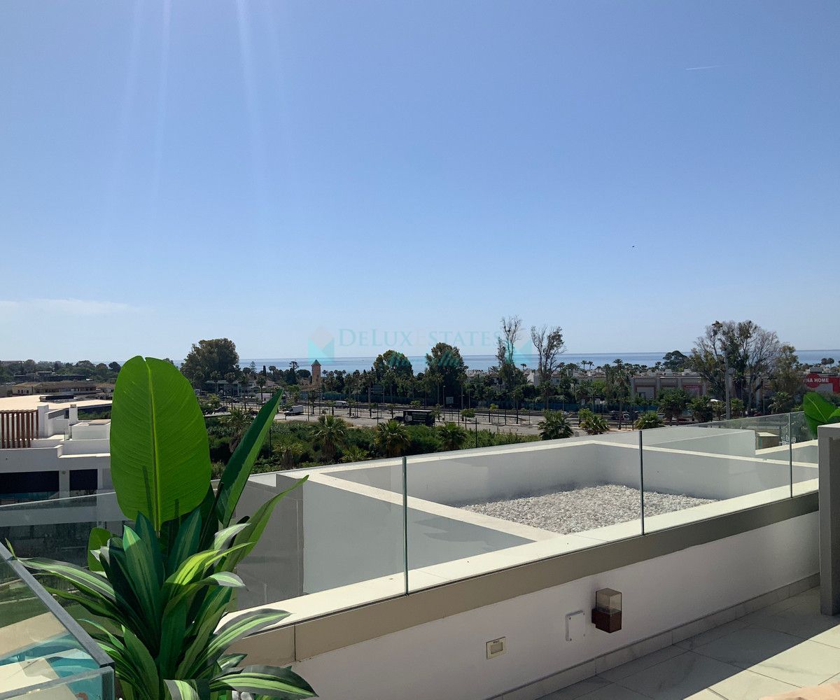 Penthouse for sale in New Golden Mile, Estepona