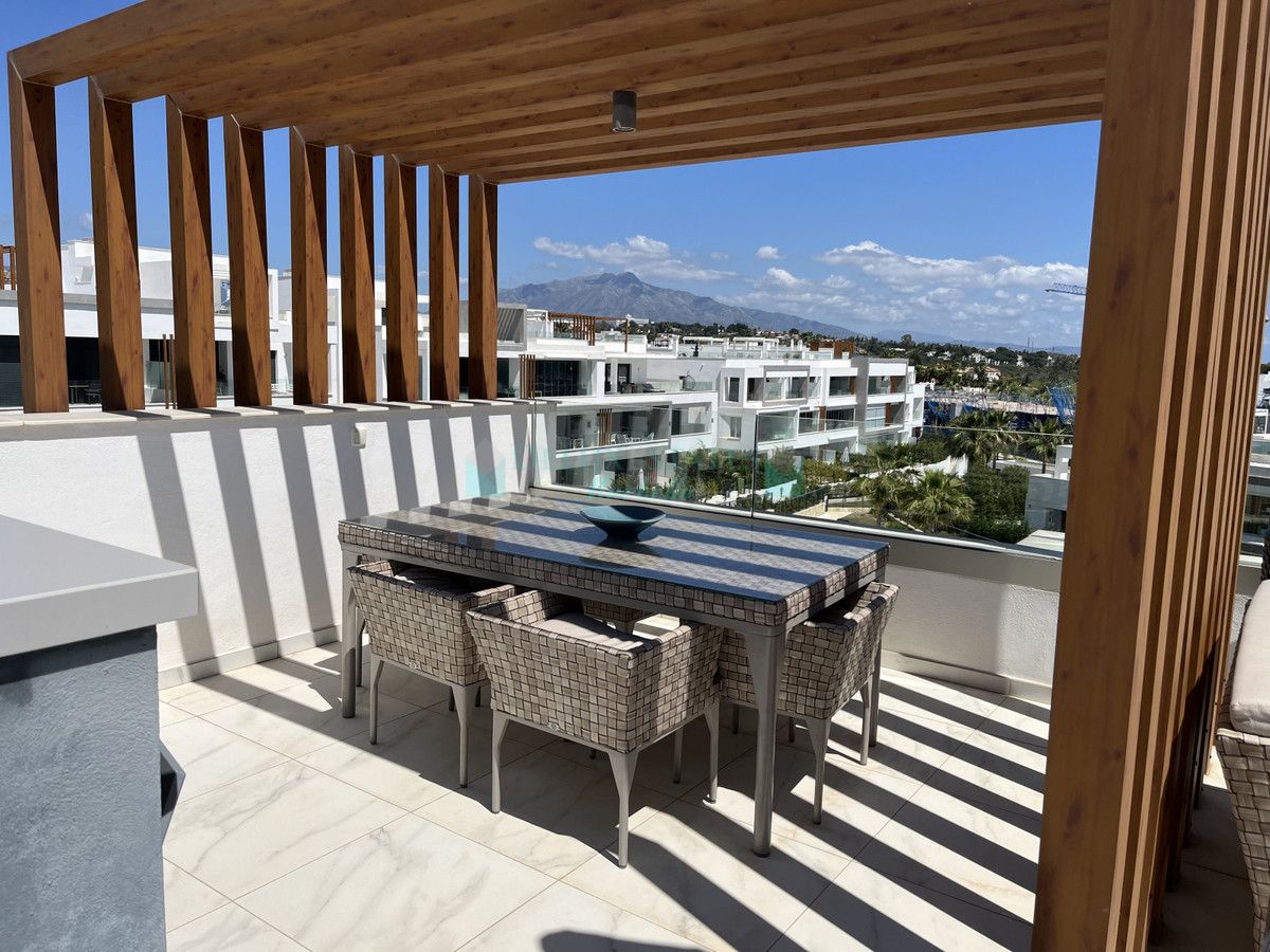 Penthouse for sale in New Golden Mile, Estepona