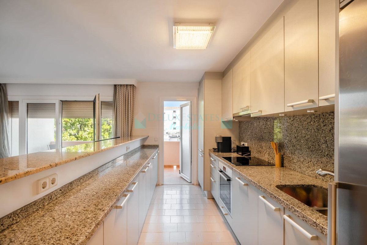 Apartment for sale in Nueva Andalucia