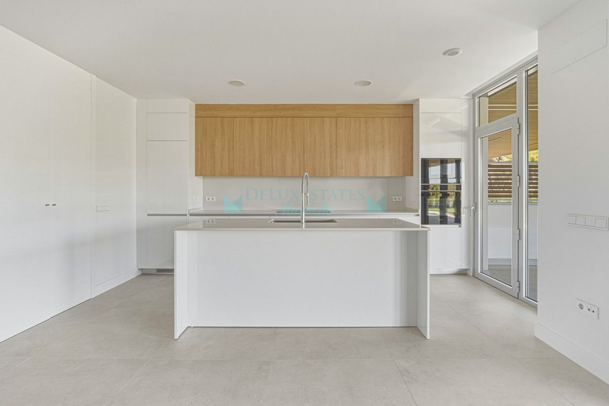 Ground Floor Apartment for sale in Santa Clara, Marbella East