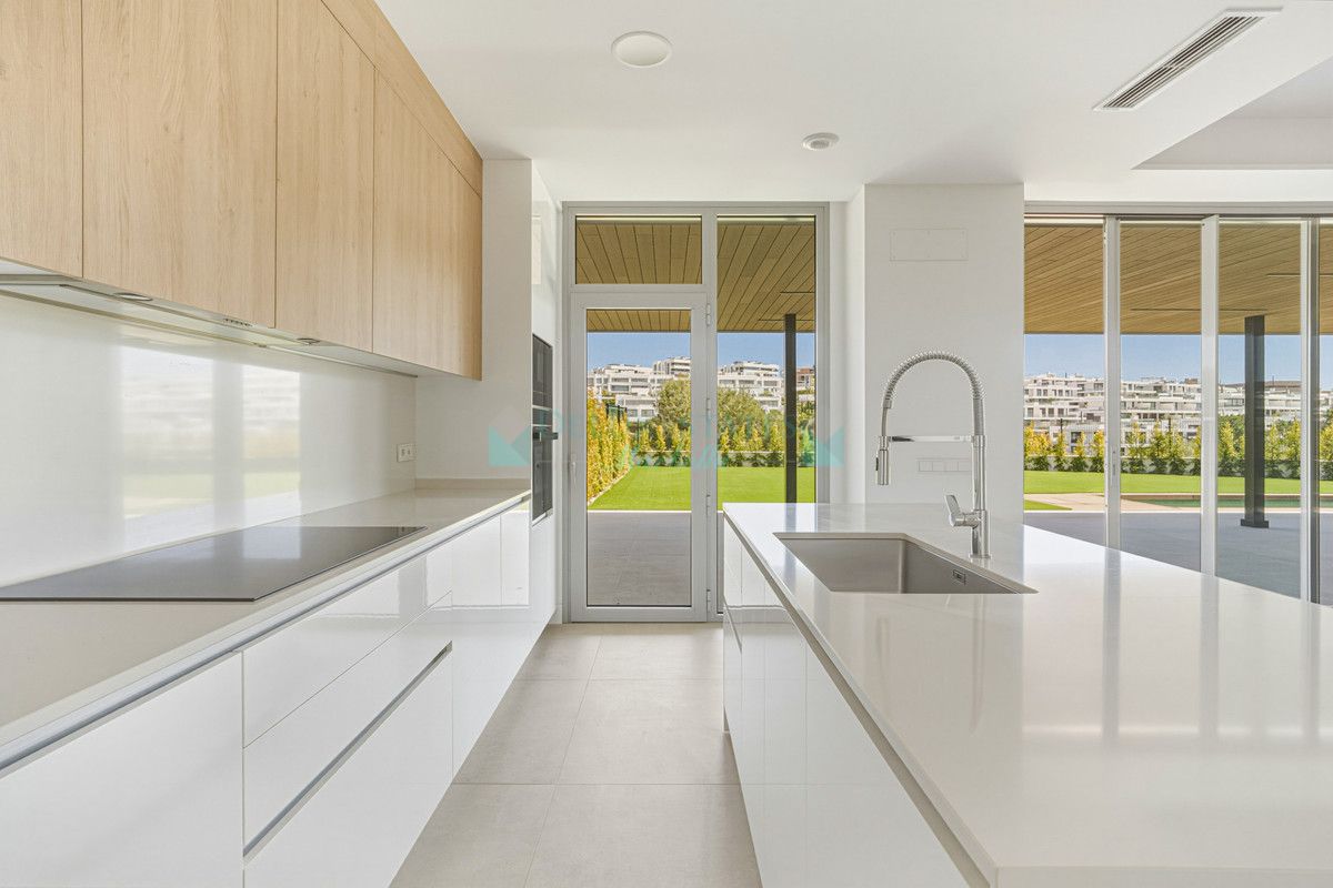 Ground Floor Apartment for sale in Santa Clara, Marbella East