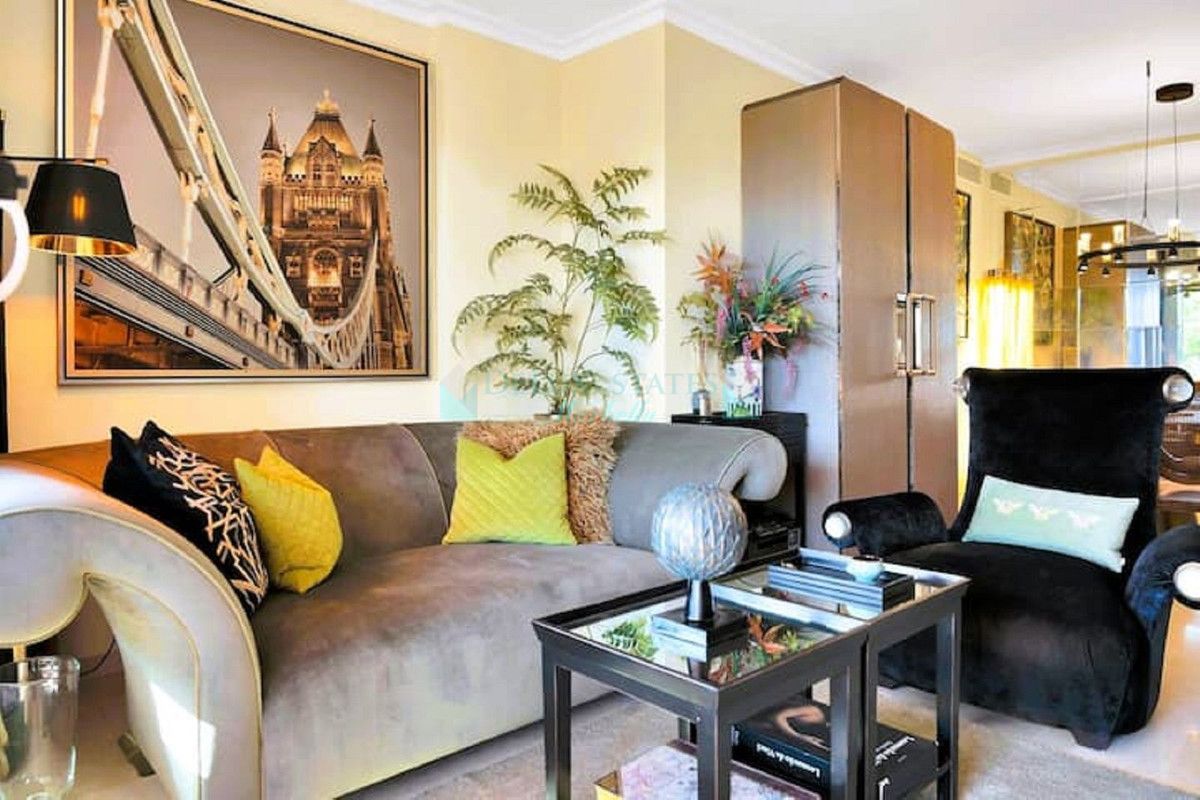 Apartment for sale in Elviria, Marbella East