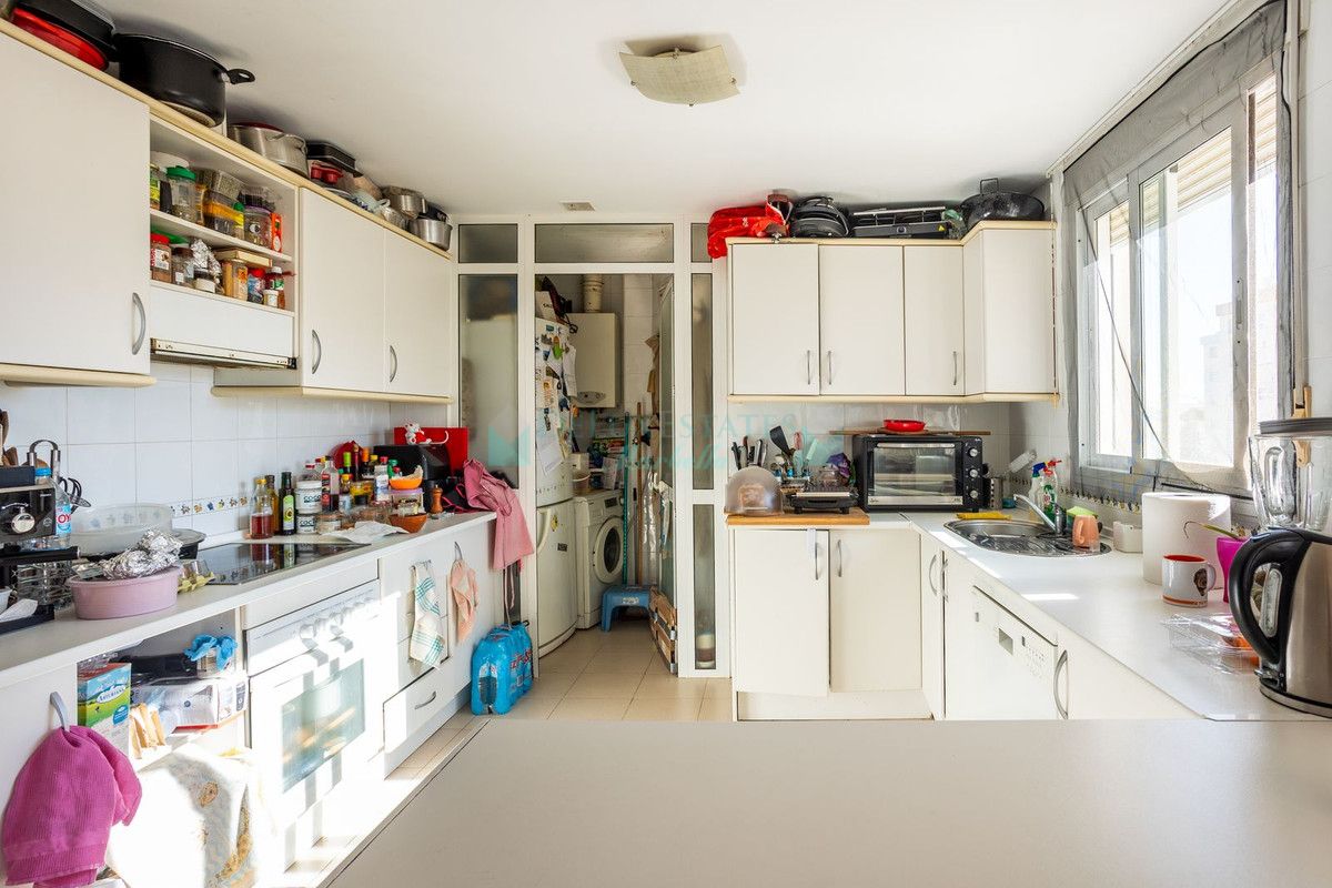 Apartment for sale in Estepona