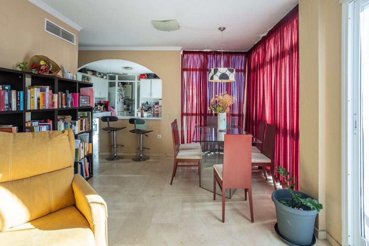 Apartment for sale in Estepona