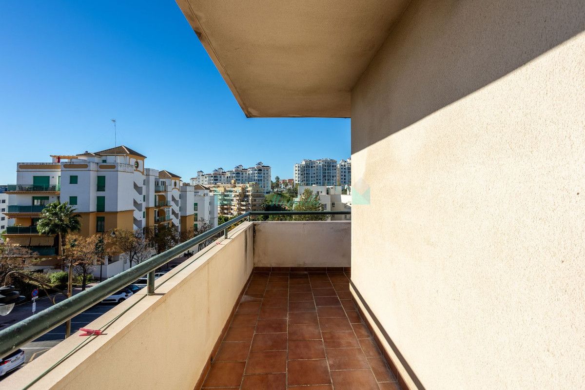 Apartment for sale in Estepona