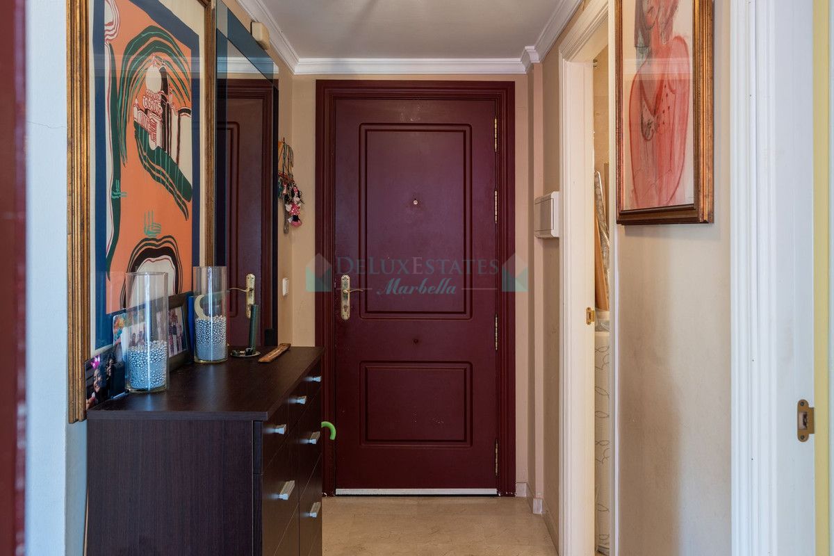 Apartment for sale in Estepona