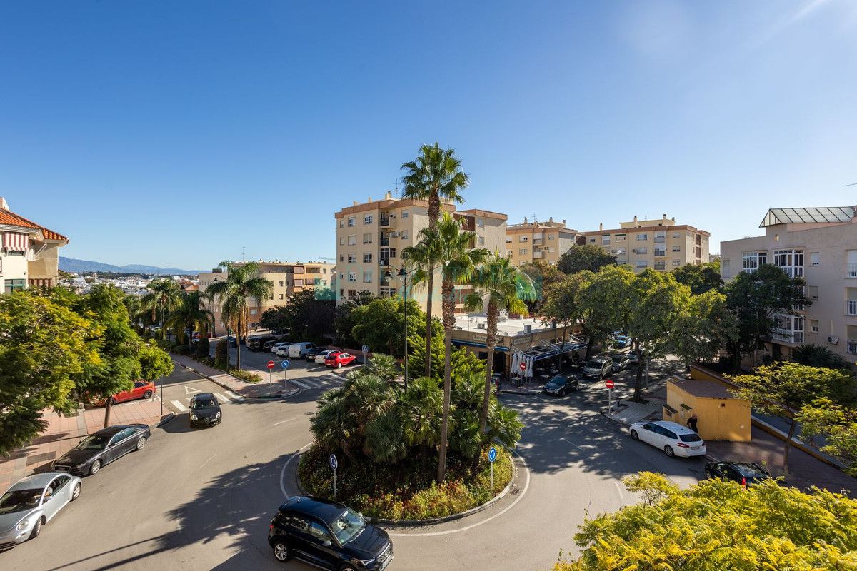 Apartment for sale in Estepona