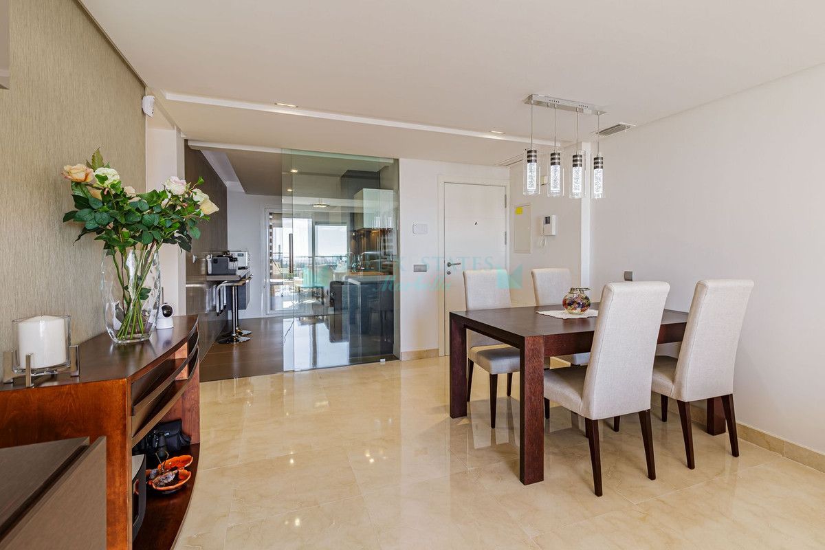 Apartamento en venta en Los Arqueros, Benahavis