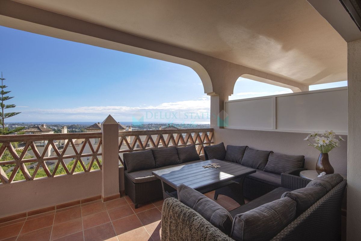 Apartamento en venta en El Almendro, Benahavis