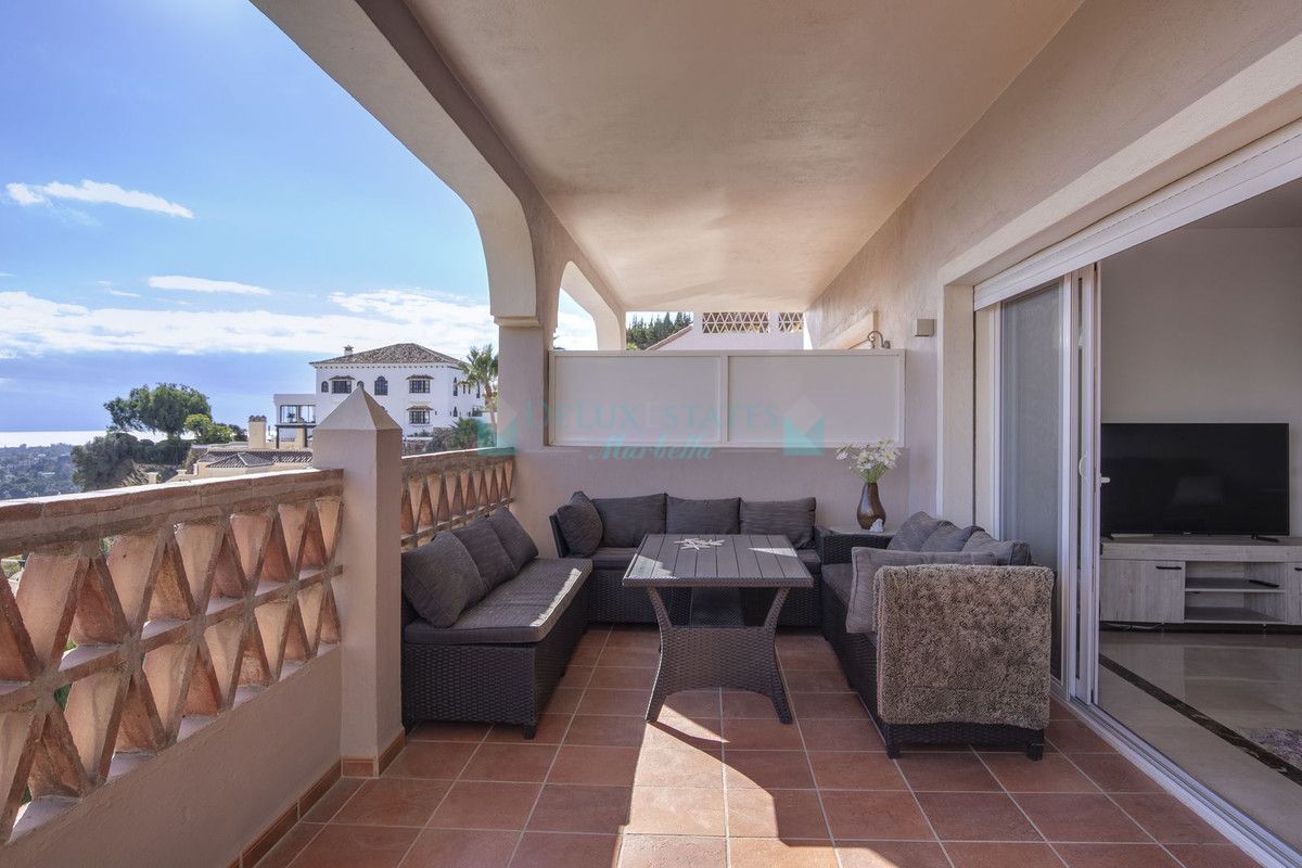 Apartamento en venta en El Almendro, Benahavis