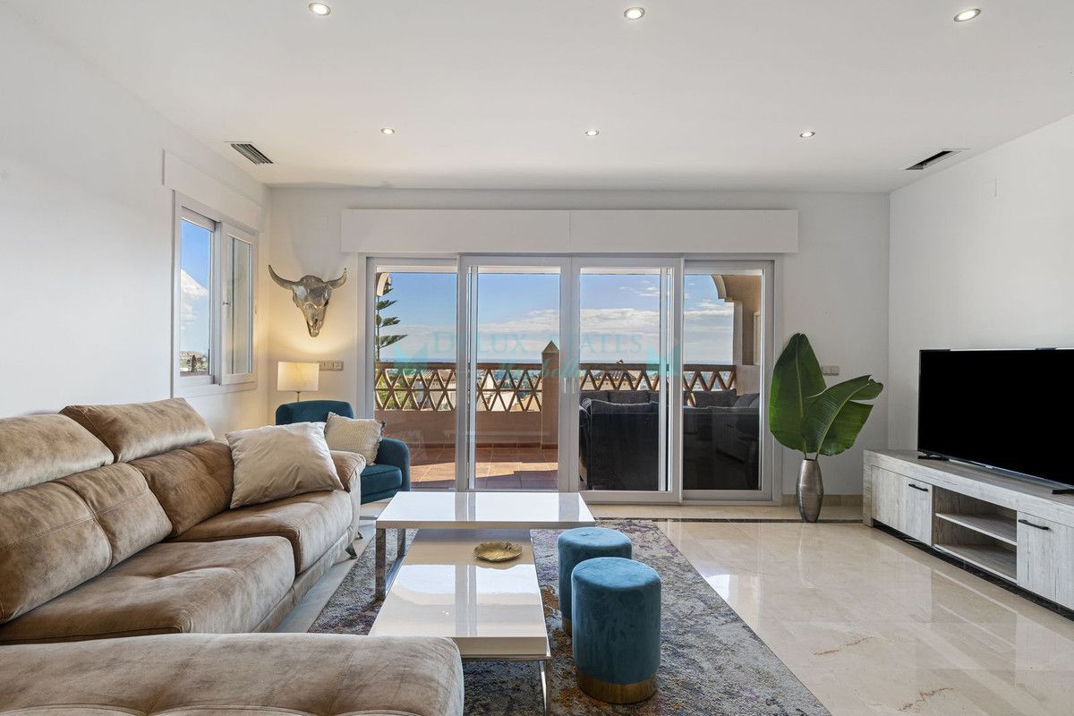 Apartamento en venta en El Almendro, Benahavis