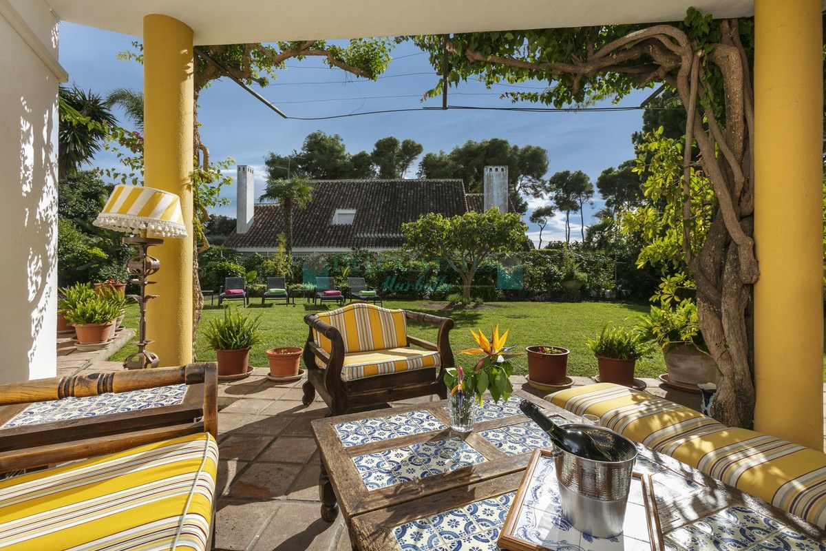 Villa en alquiler en Benamara, Estepona