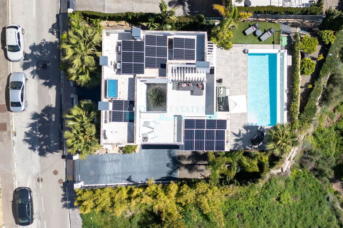 Villa en venta en Selwo, Estepona