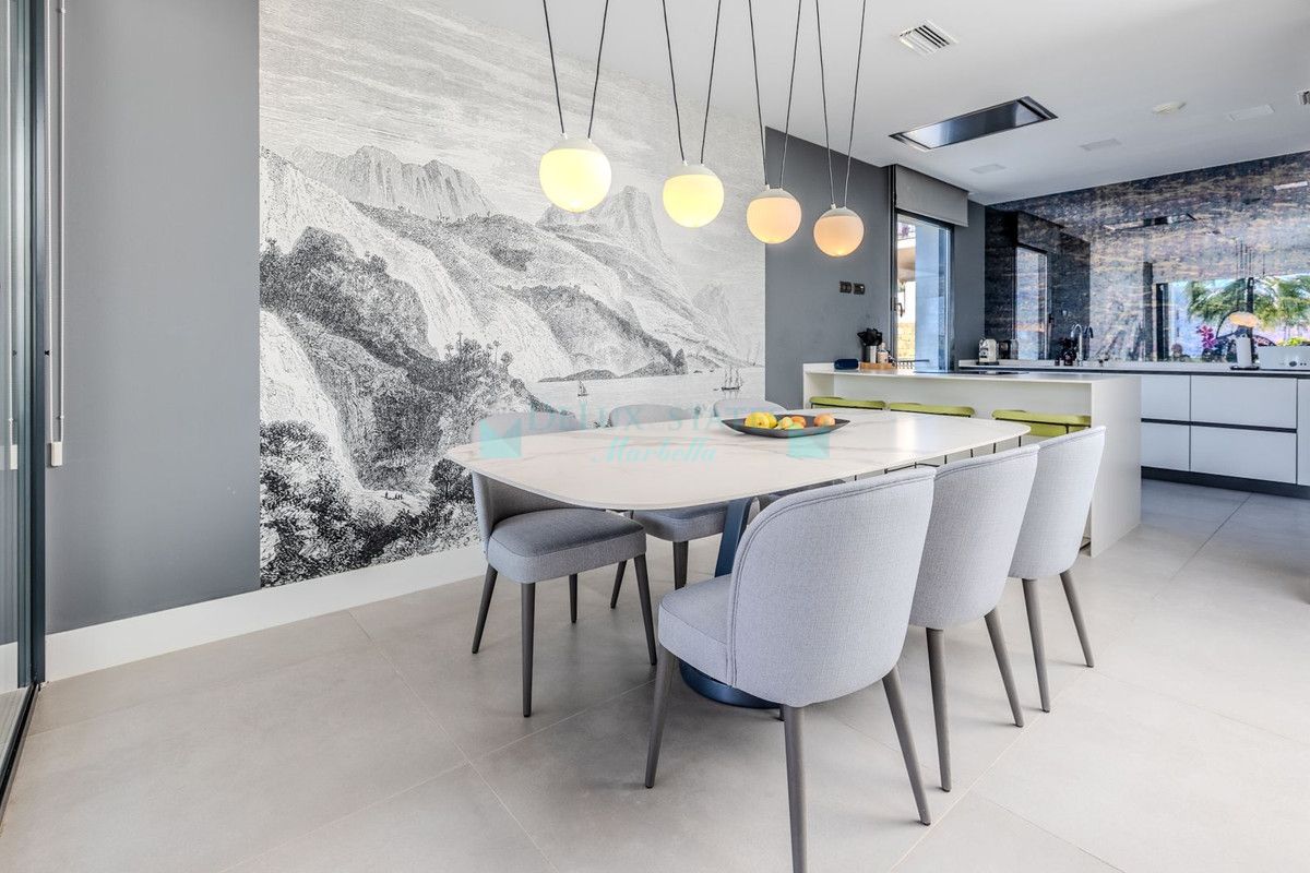 Villa en venta en Selwo, Estepona