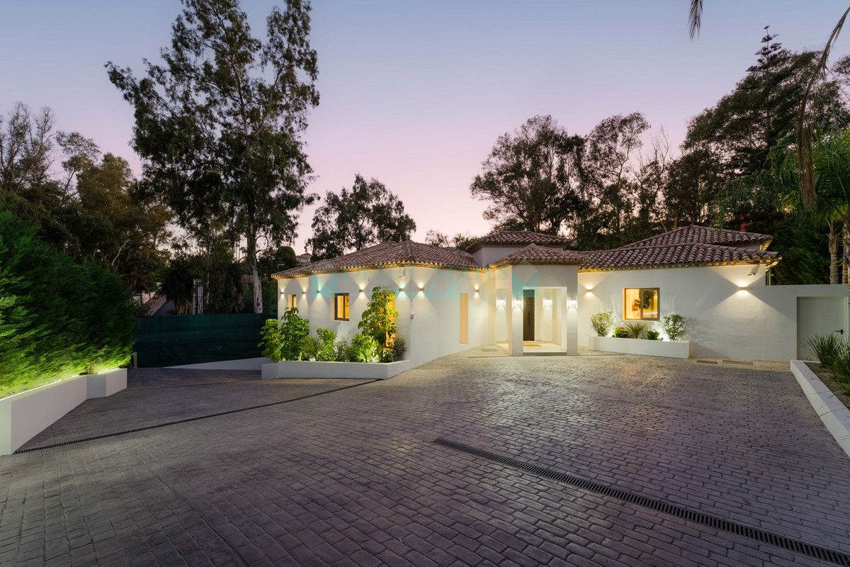 Villa en venta en Nueva Andalucia