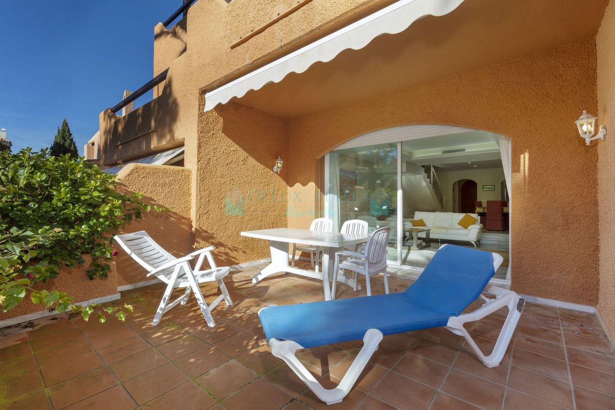 Town House for sale in Nueva Andalucia