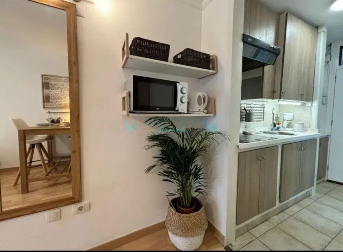 Studio for sale in Estepona