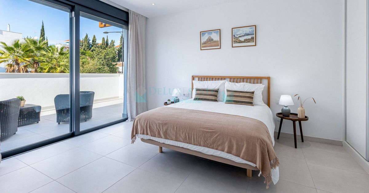 Town House for sale in Estepona