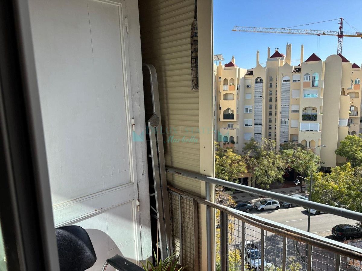 Apartment for sale in Estepona