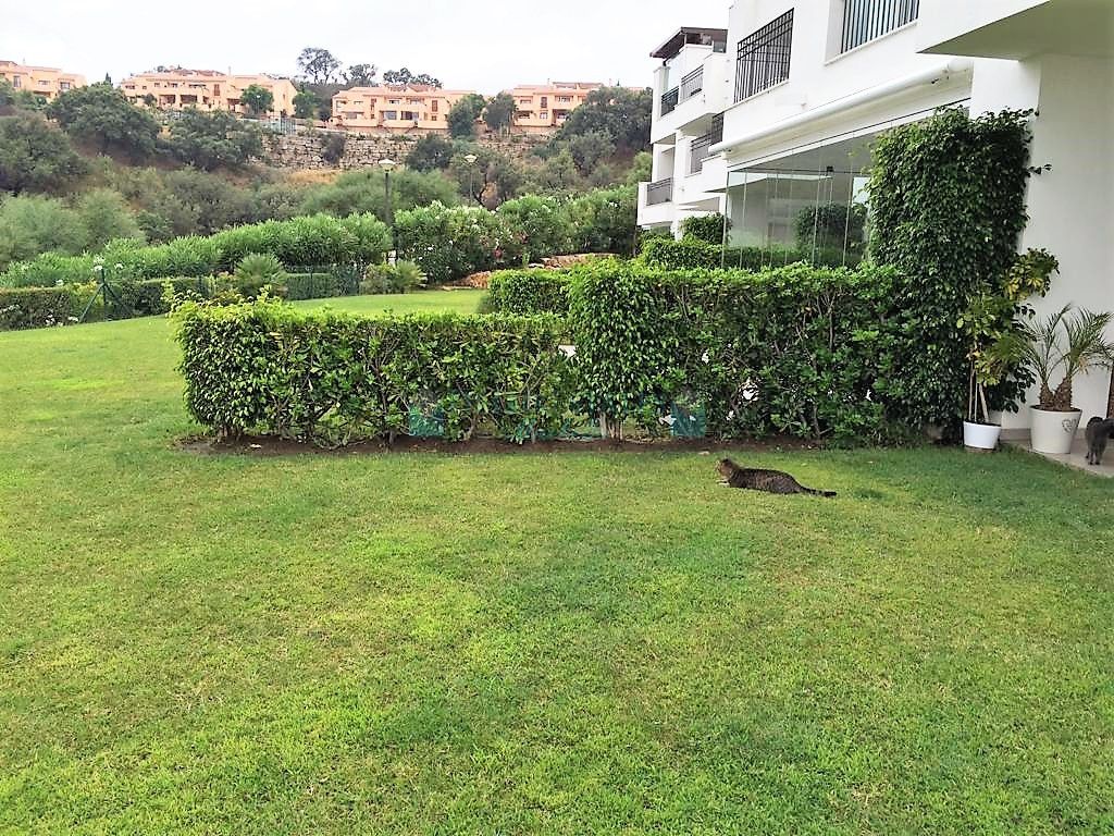 Ground Floor Apartment for sale in La Mairena, Marbella East