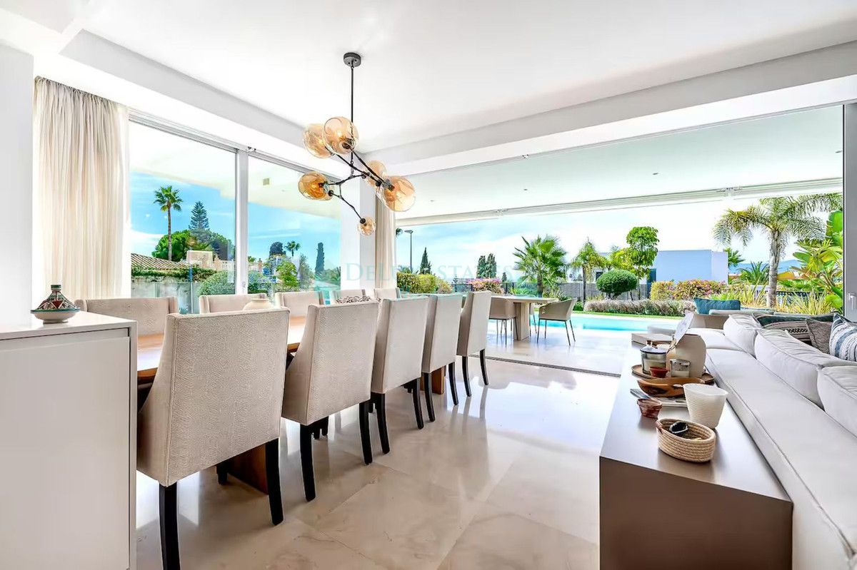 Villa for rent in Rio Real, Marbella East