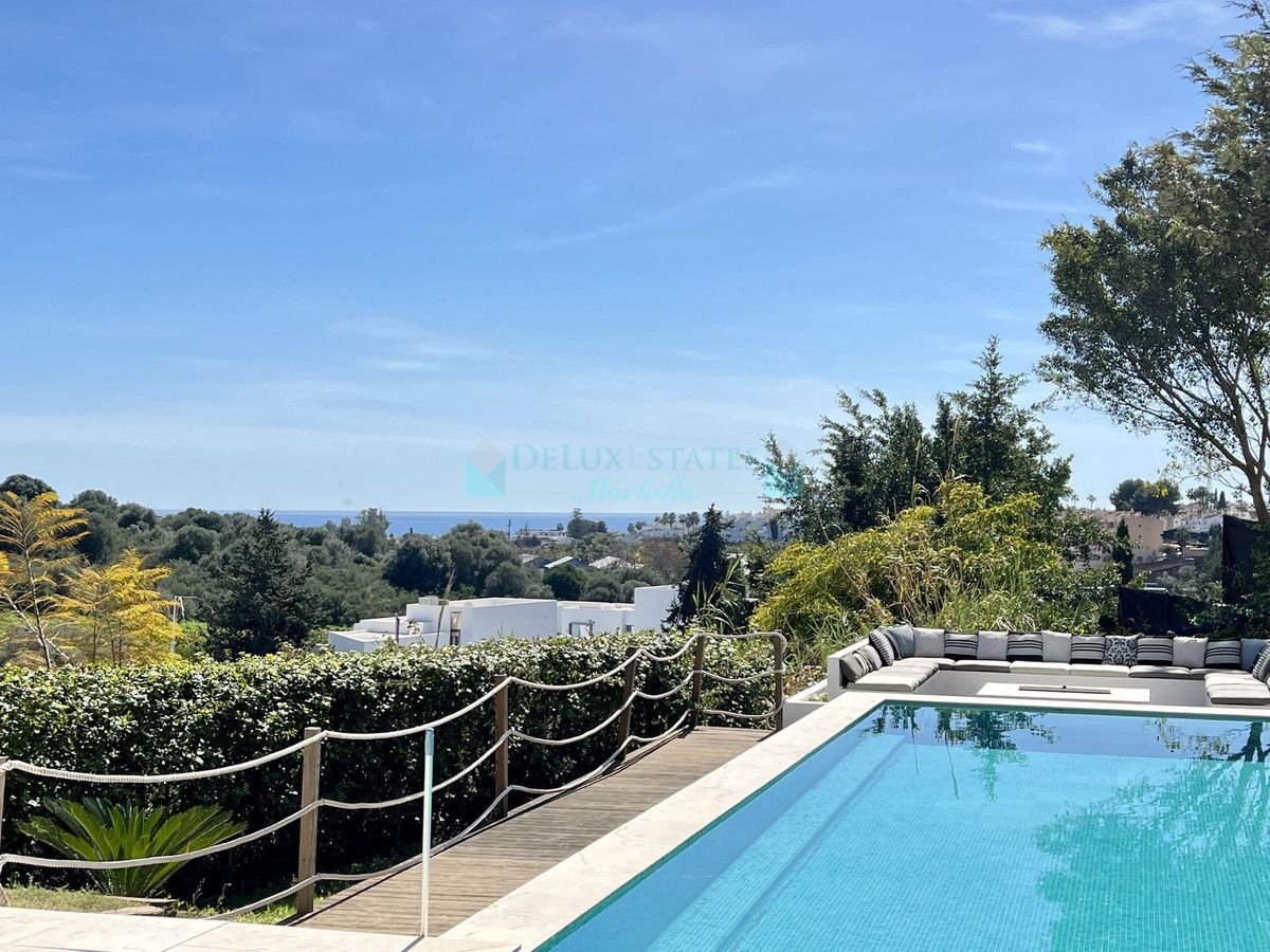 Villa en venta en El Paraiso, Estepona