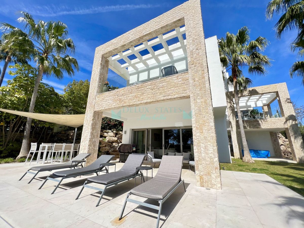 Villa en venta en El Paraiso, Estepona