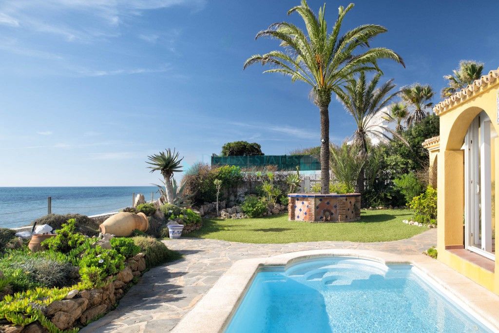 Villa for sale in Marbesa, Marbella East