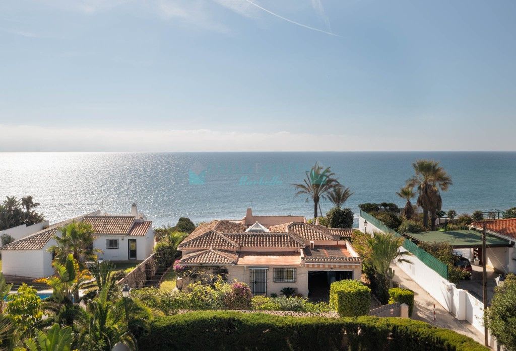 Villa for sale in Marbesa, Marbella East